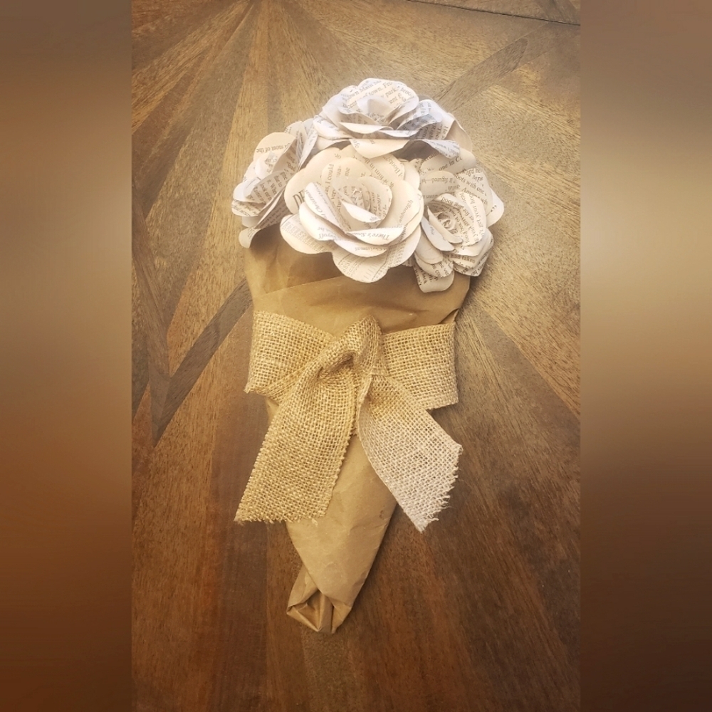 Hand Crafted UpcycledBook Page Flowers Half Dozen 💐